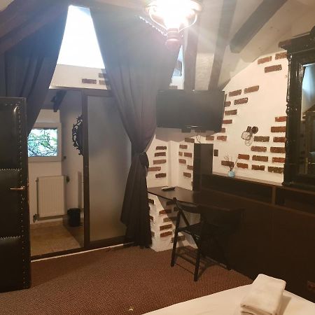 Mpoint Motel Bucureşti Ngoại thất bức ảnh