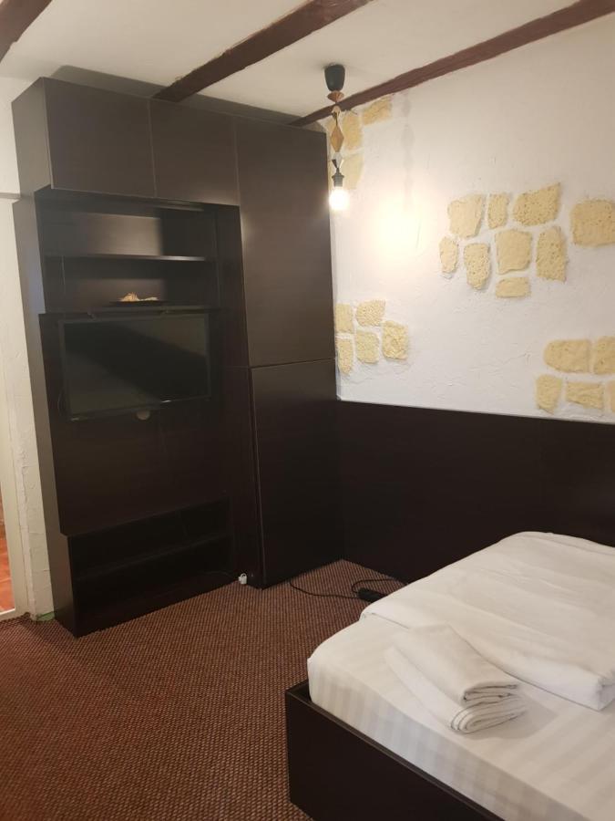 Mpoint Motel Bucureşti Ngoại thất bức ảnh