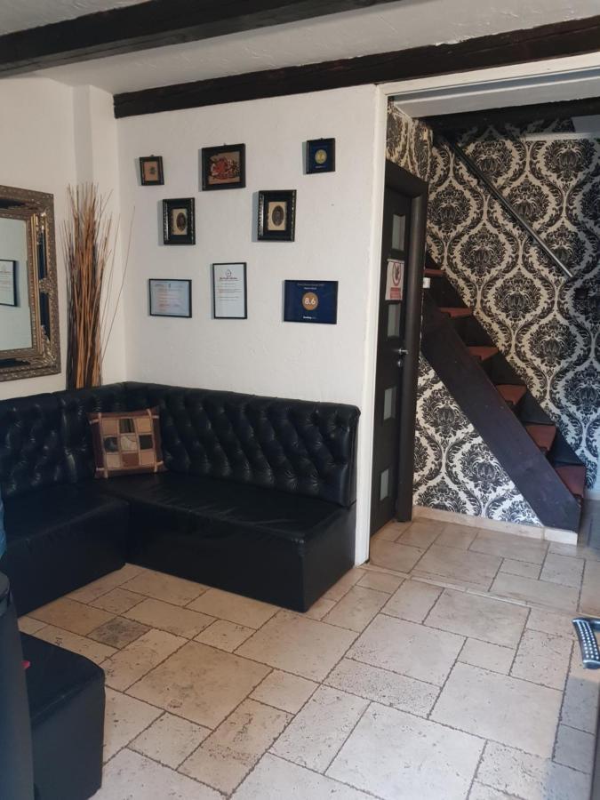 Mpoint Motel Bucureşti Ngoại thất bức ảnh
